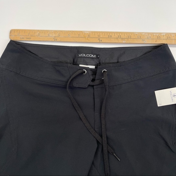NWT Volcom Women's Size 9 Simply Solid 5-Inch Swim Surf Boardshort - Picture 3 of 8